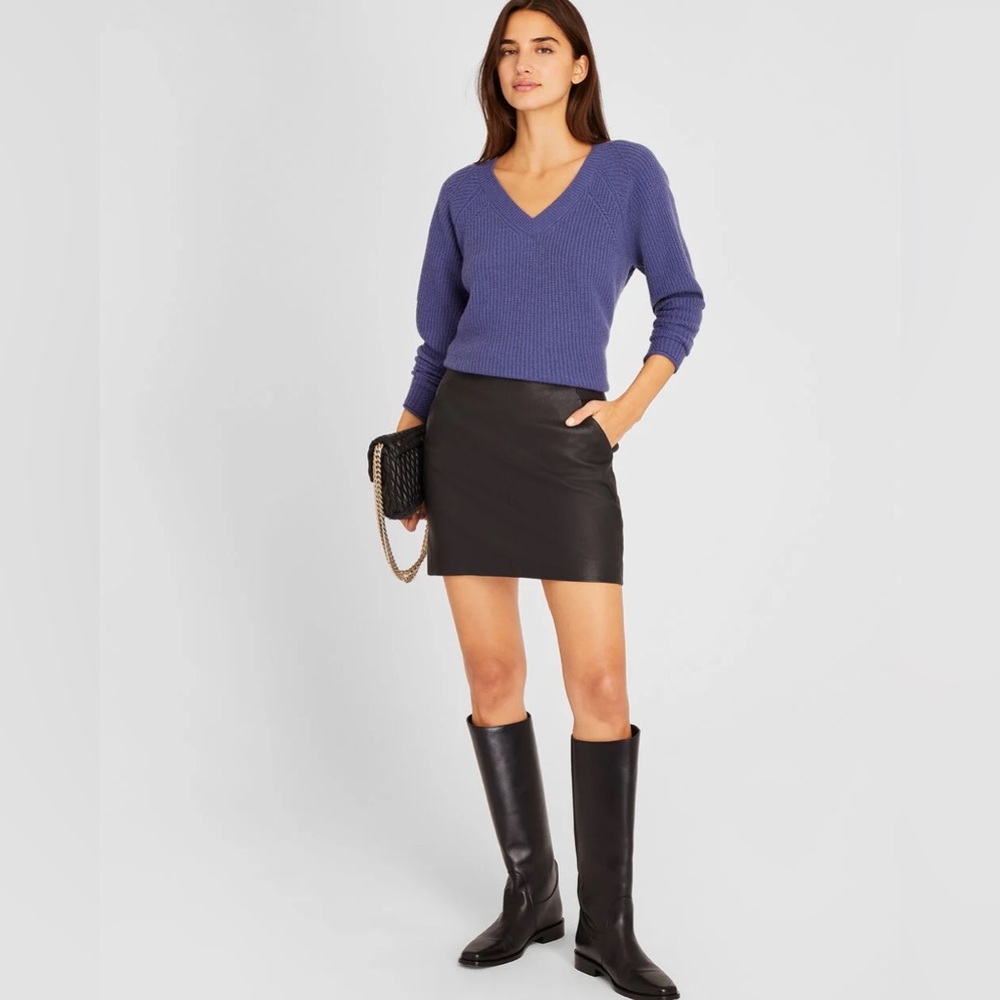 CLUB MONCO Cashmere V-neck sweater - Picture 2 of 9